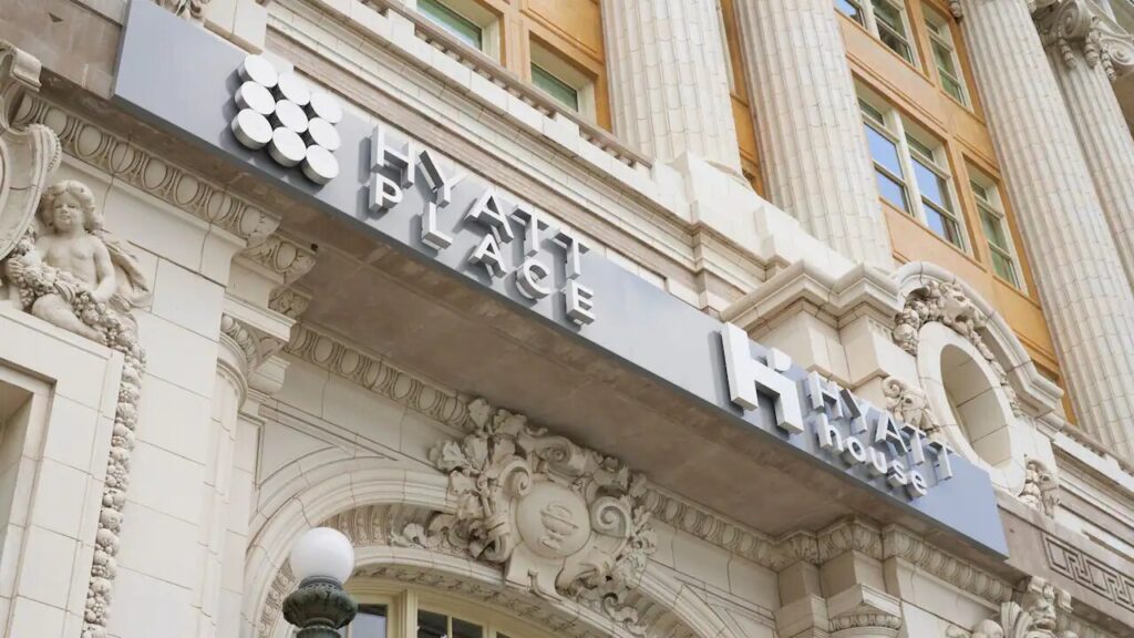 Hyatt Place Chicago Entrance